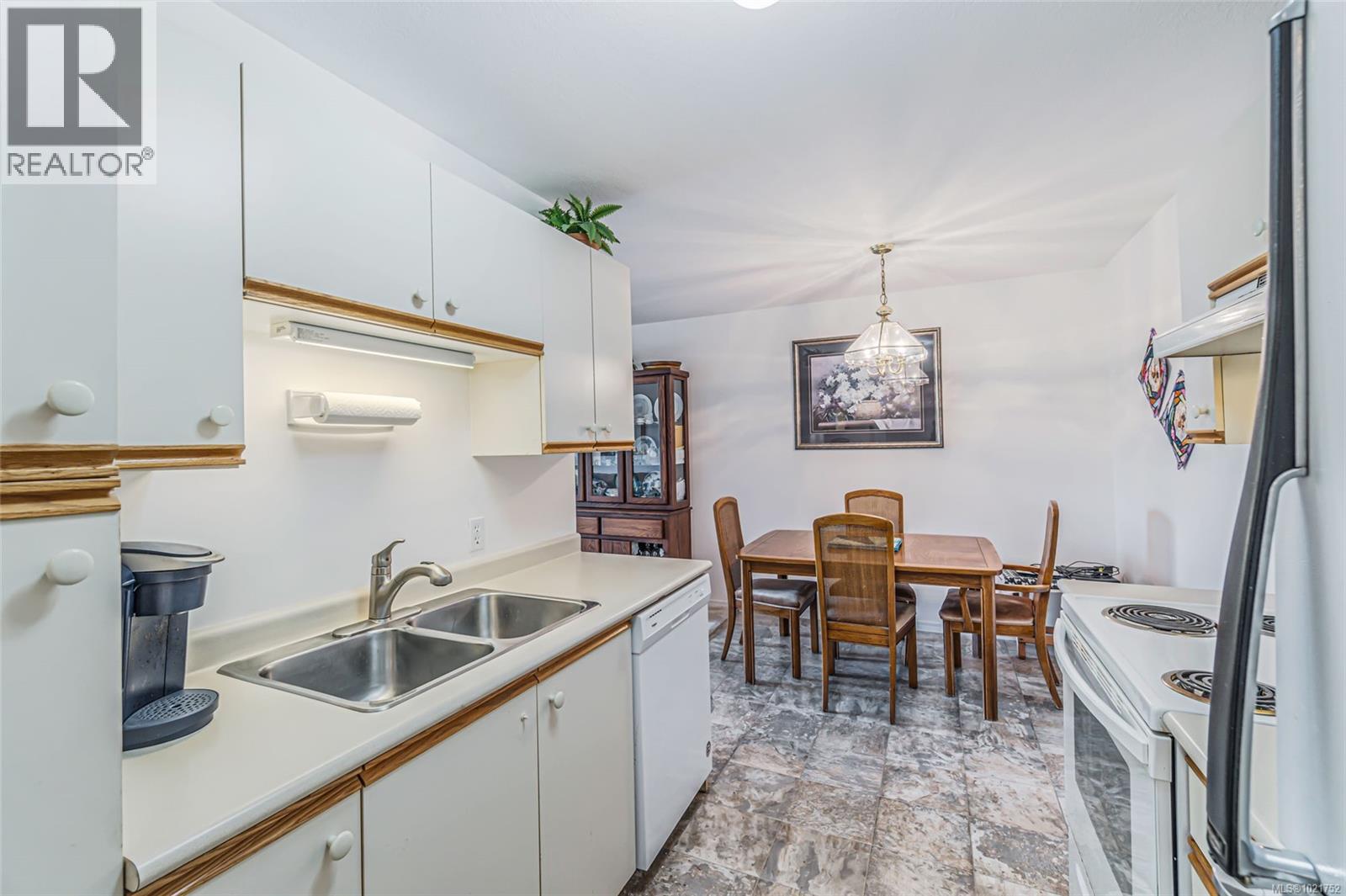 203 435 Morison Ave, Parksville