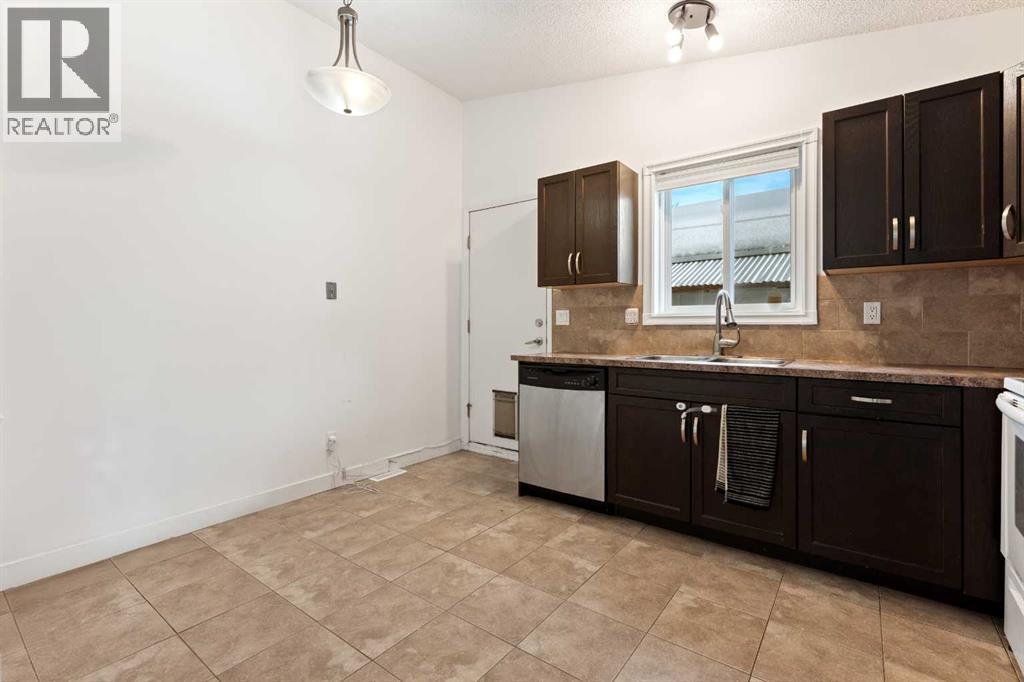 Single Family House Bi-level for Sale in  Shawinigan Rise SW Shawnessy Calgary 