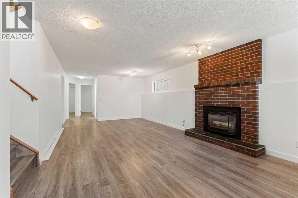 Single Family House Bi-level for Sale in  Shawinigan Rise SW Shawnessy Calgary 