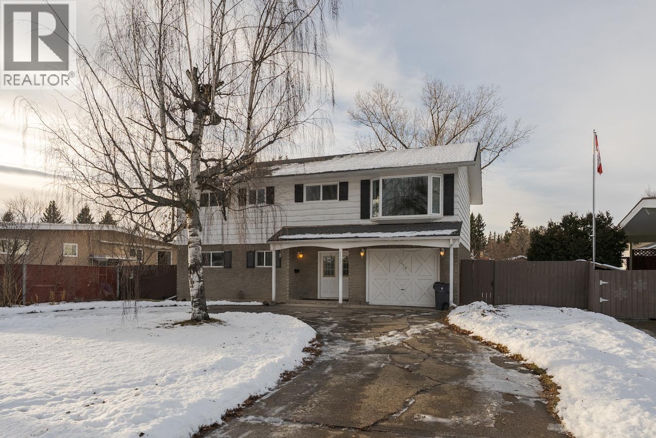 2425 EWERT CRESCENT, Prince George