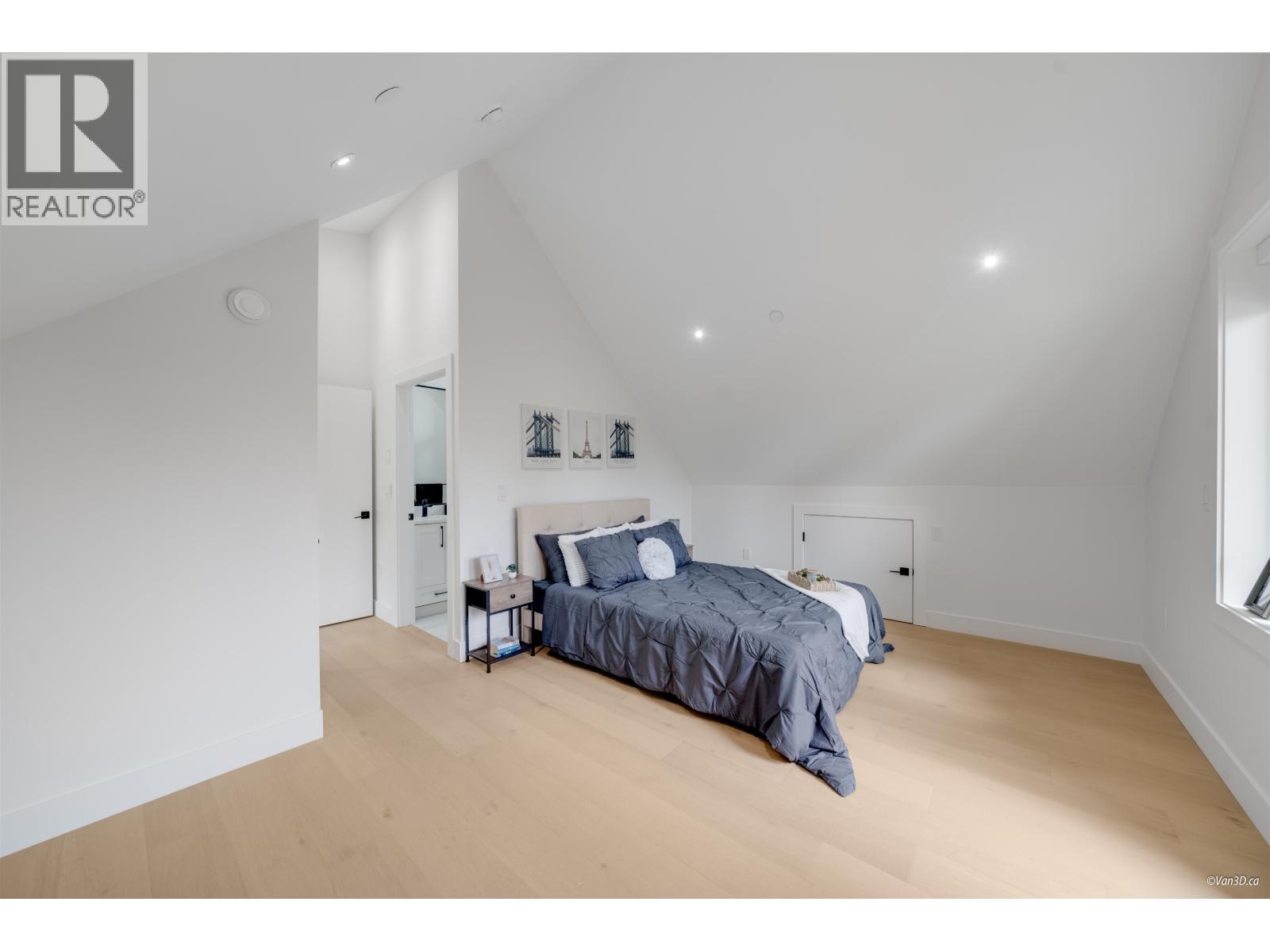 1 4463 WALDEN STREET, Vancouver