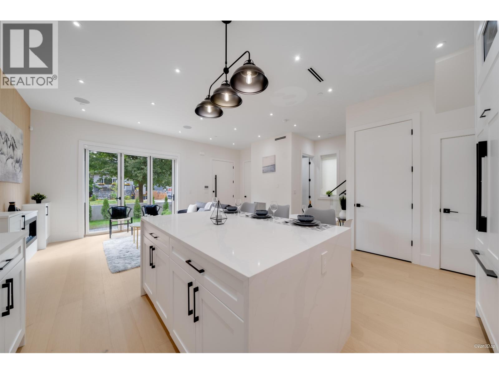 1 4463 WALDEN STREET, Vancouver