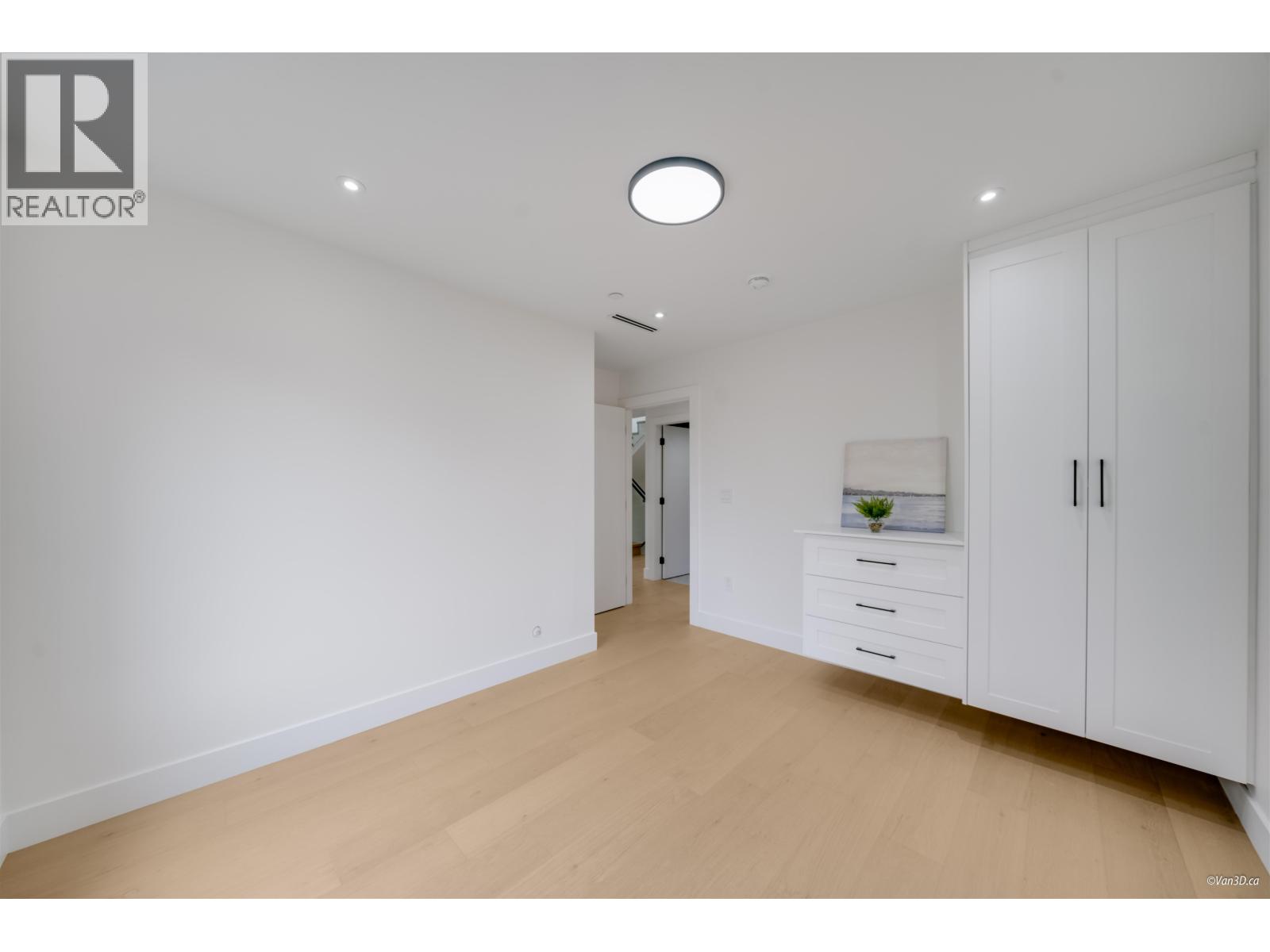 1 4463 WALDEN STREET, Vancouver