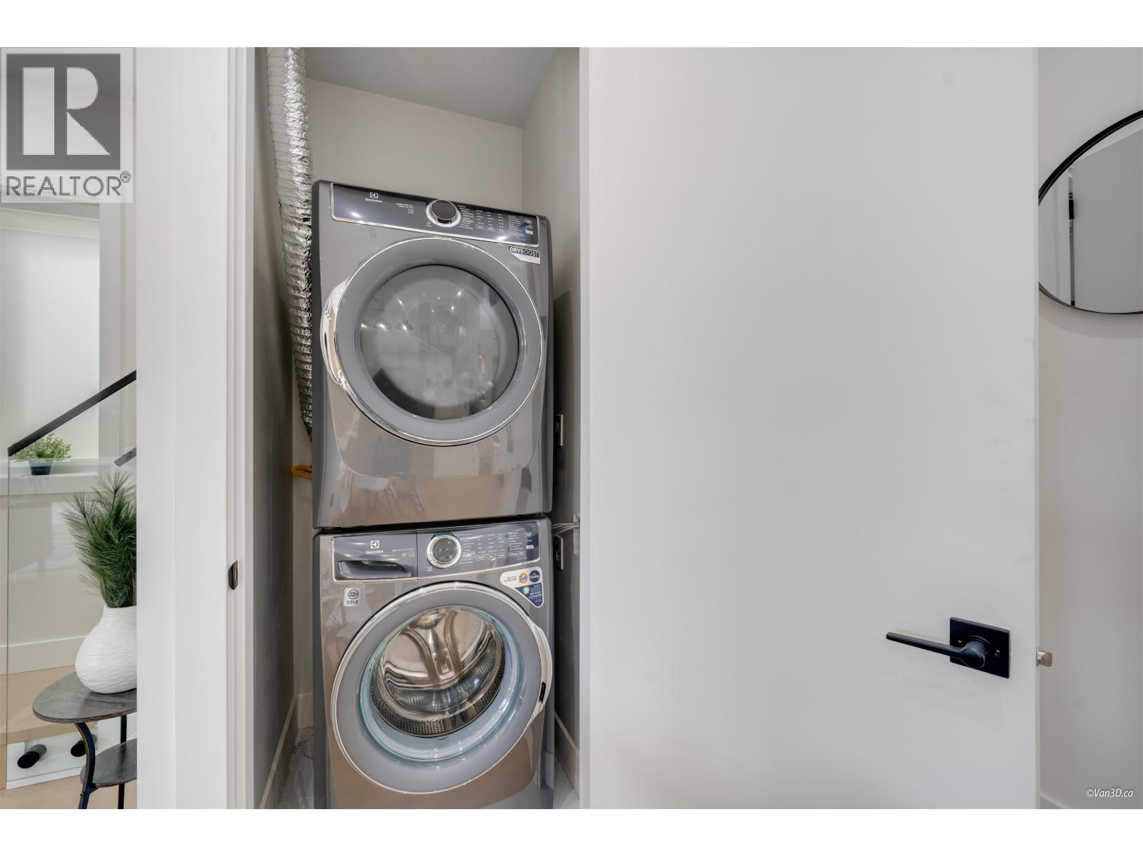 1 4463 WALDEN STREET, Vancouver