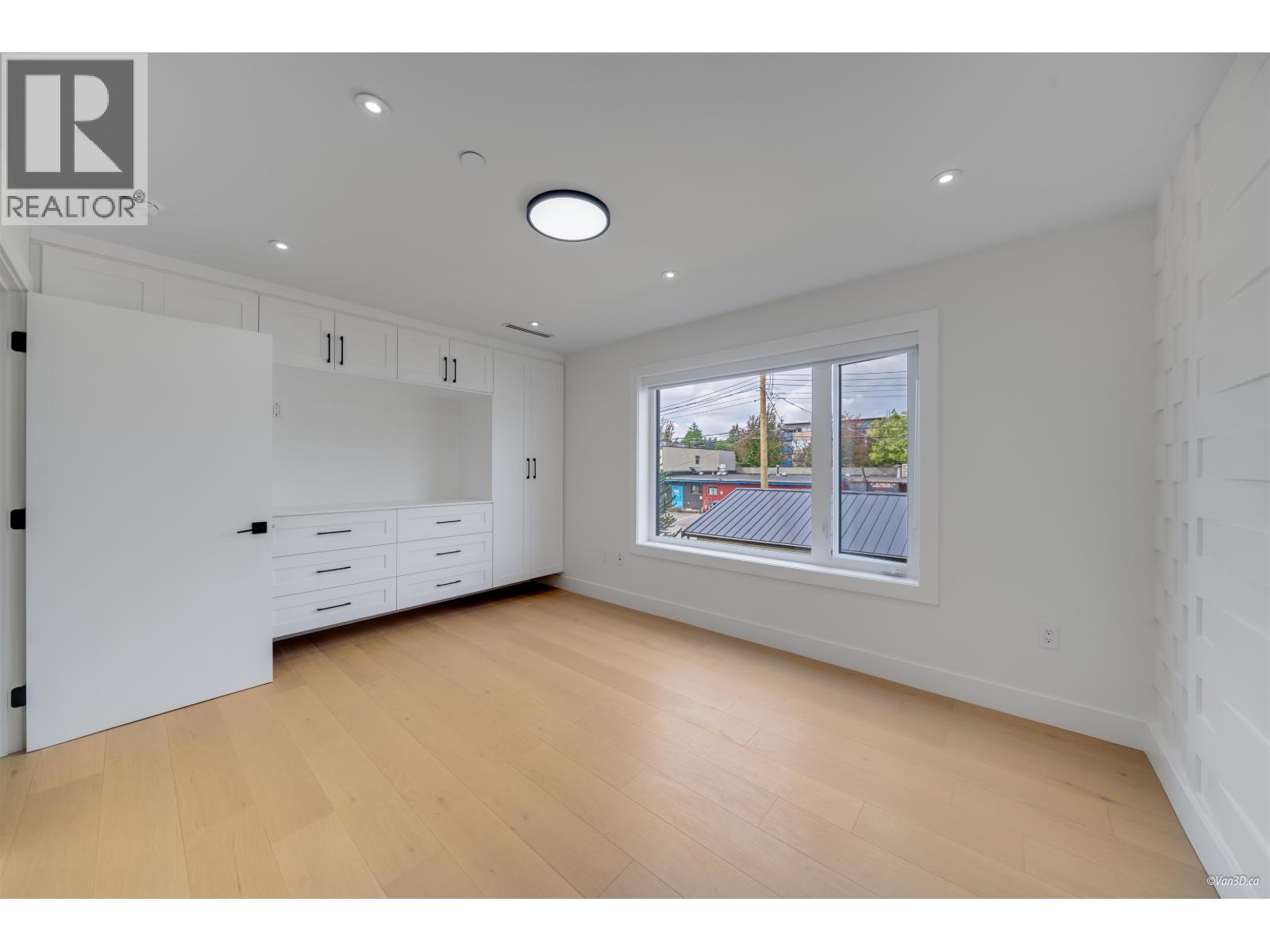 2 4463 WALDEN STREET, Vancouver