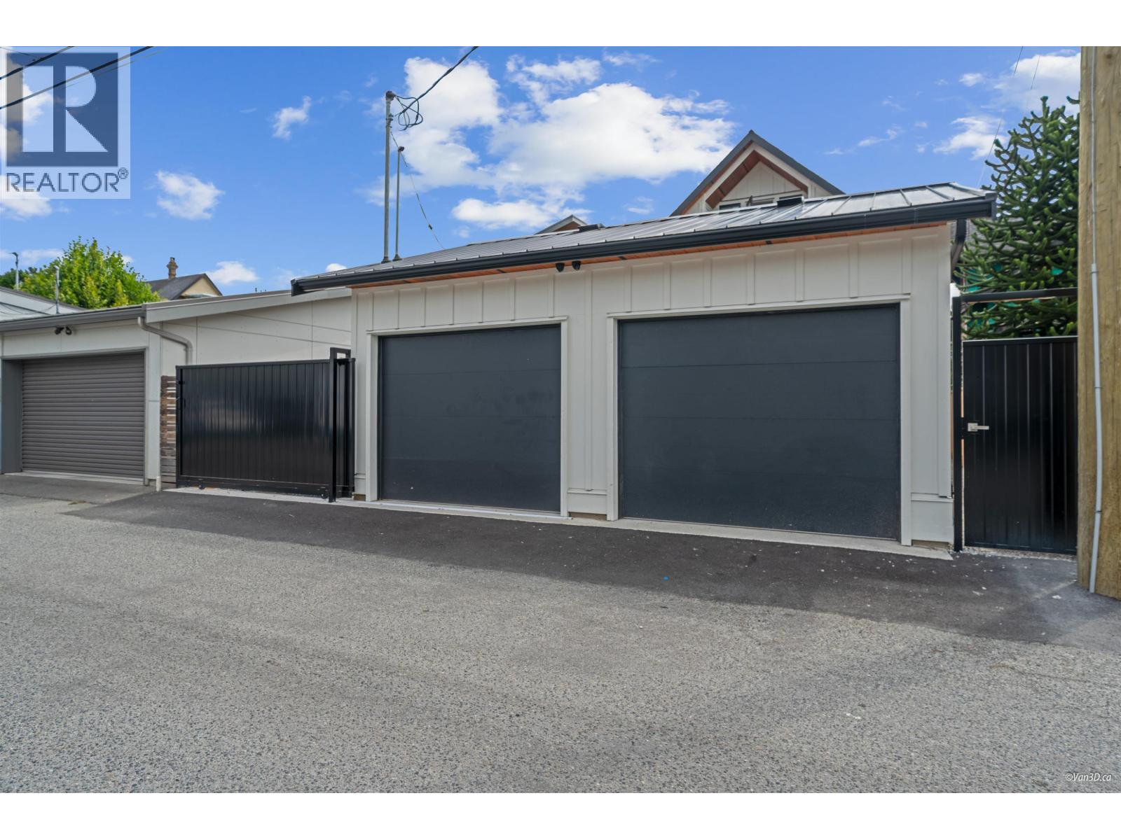 2 4463 WALDEN STREET, Vancouver