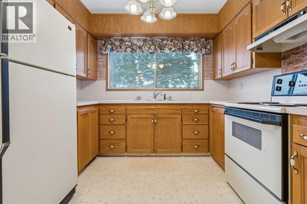 Single Family House Bungalow for Sale in  Tache Avenue NW Thorncliffe Calgary 