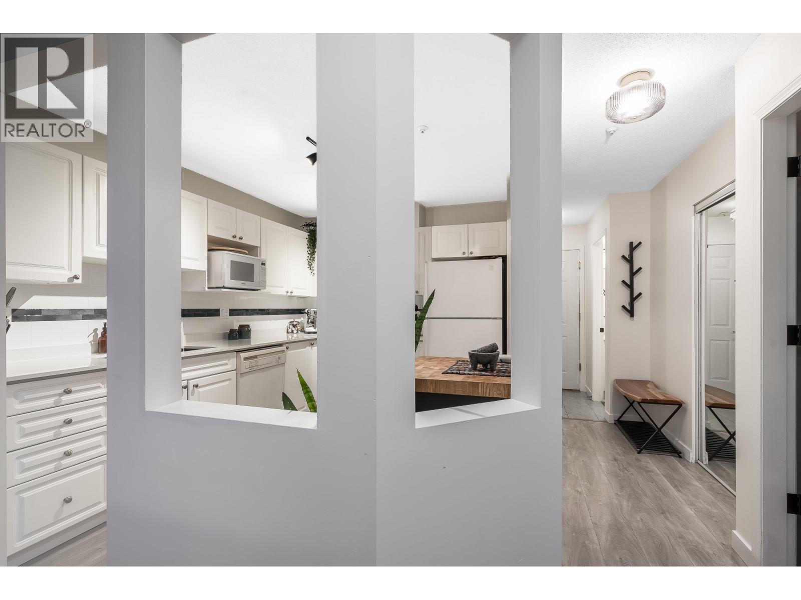 401 2678 DIXON STREET, Port Coquitlam