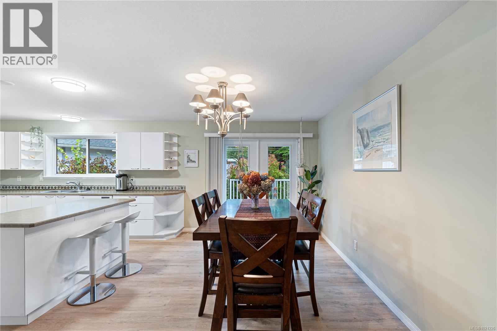 1356 Meadowood Way, Qualicum Beach