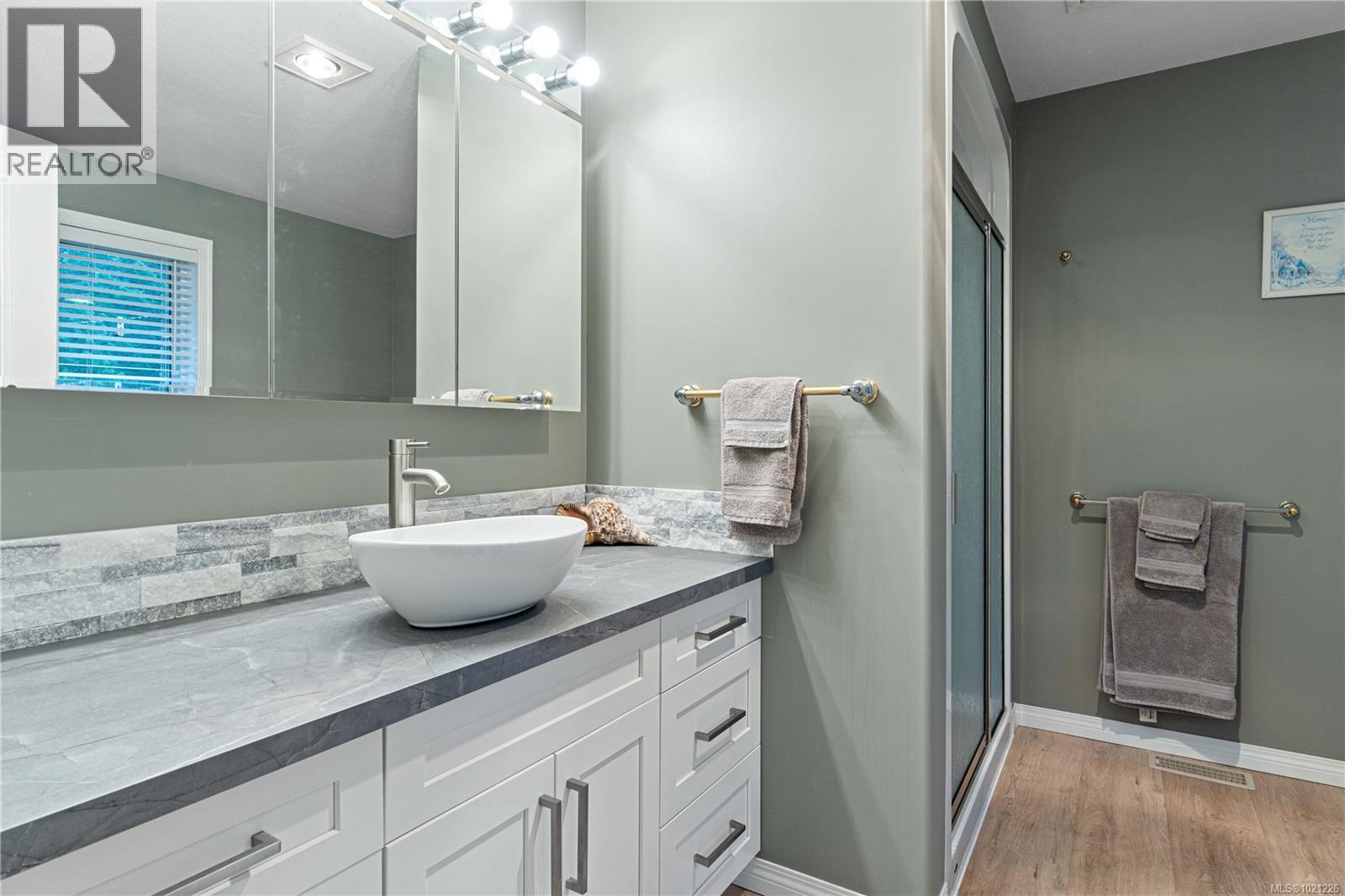 1356 Meadowood Way, Qualicum Beach