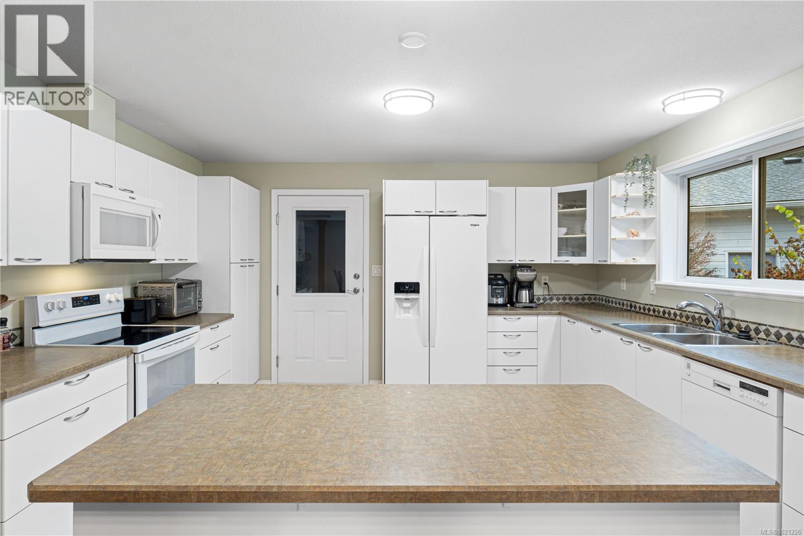 1356 Meadowood Way, Qualicum Beach