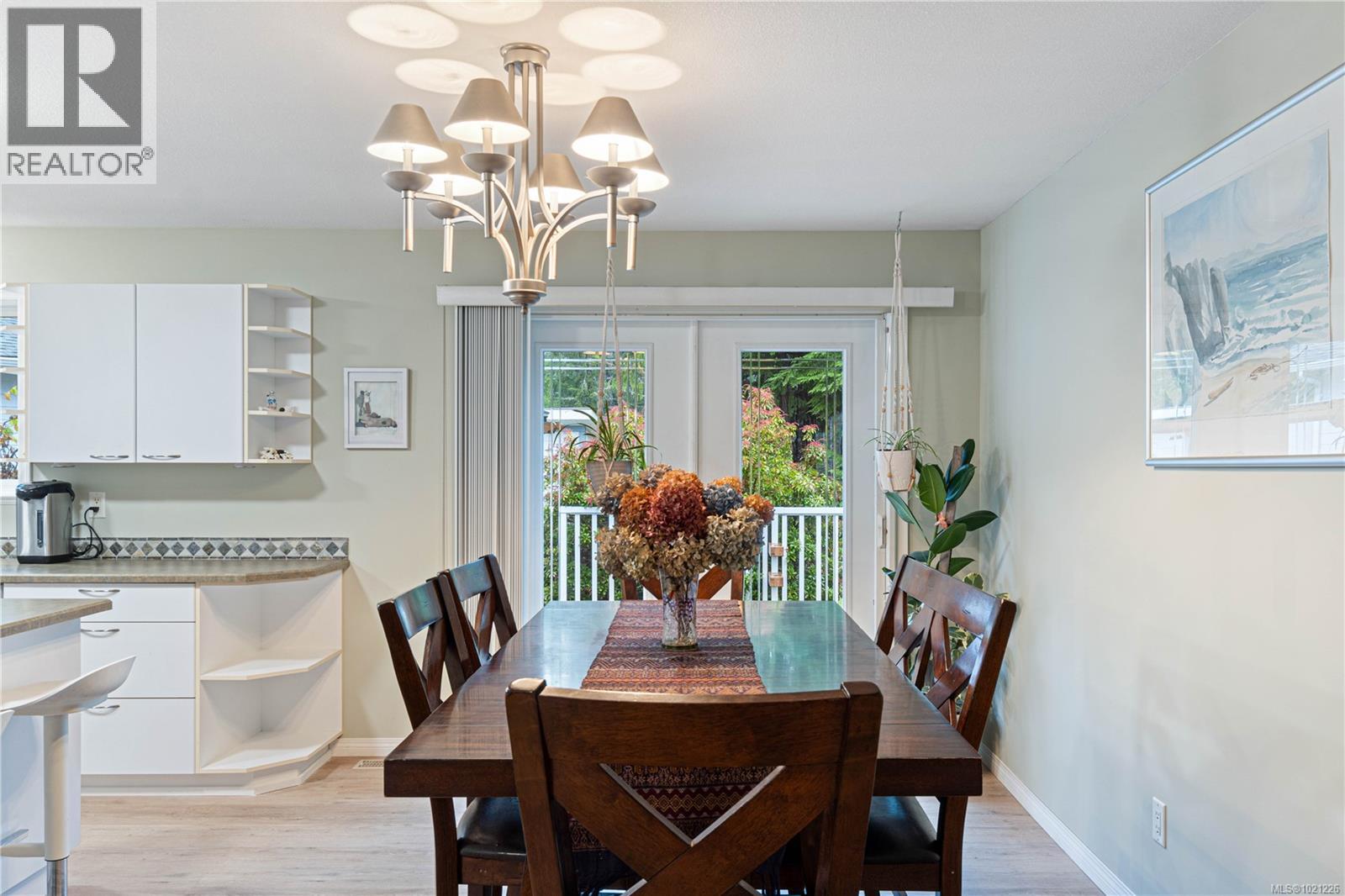 1356 Meadowood Way, Qualicum Beach