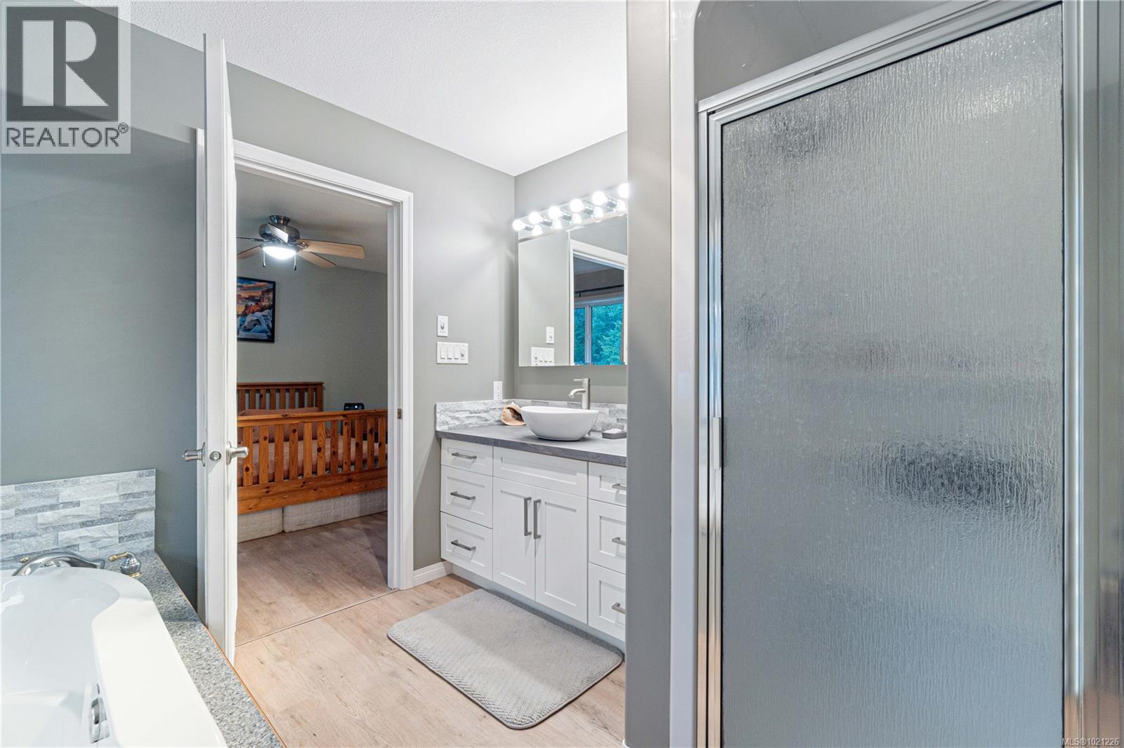 1356 Meadowood Way, Qualicum Beach