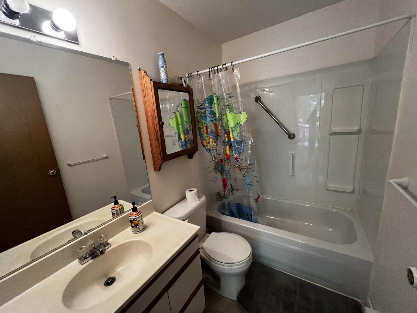 14611 ALPINE BOULEVARD, Sunshine Valley, Hope