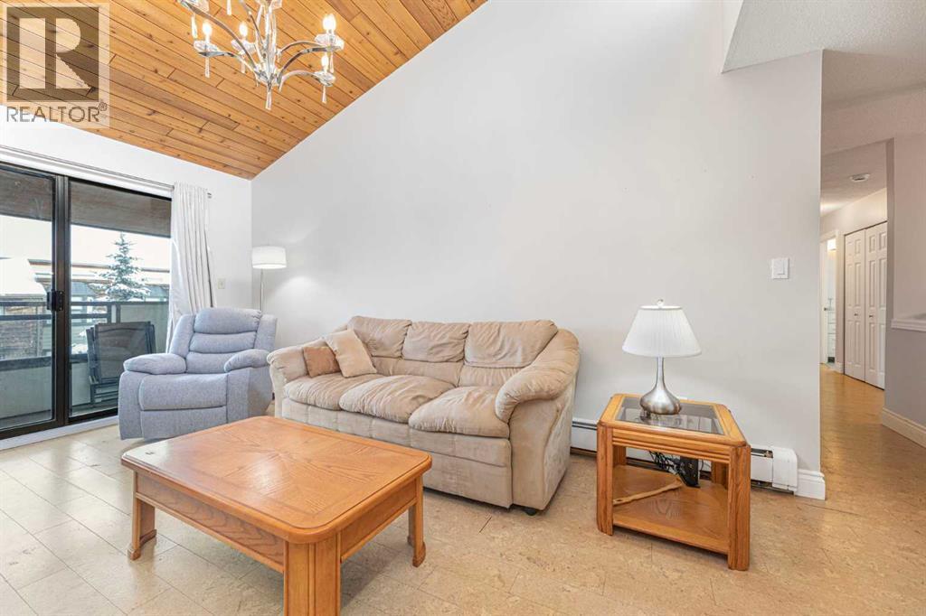 Single Family House for Sale in    Street NW Varsity Calgary 