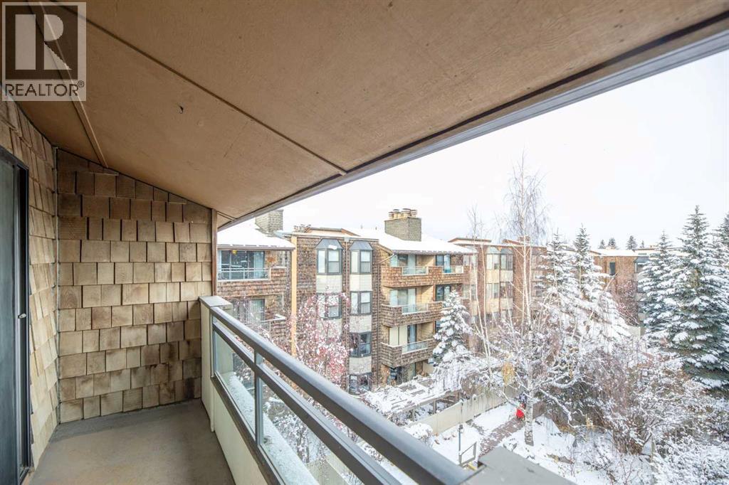 Single Family House for Sale in    Street NW Varsity Calgary 