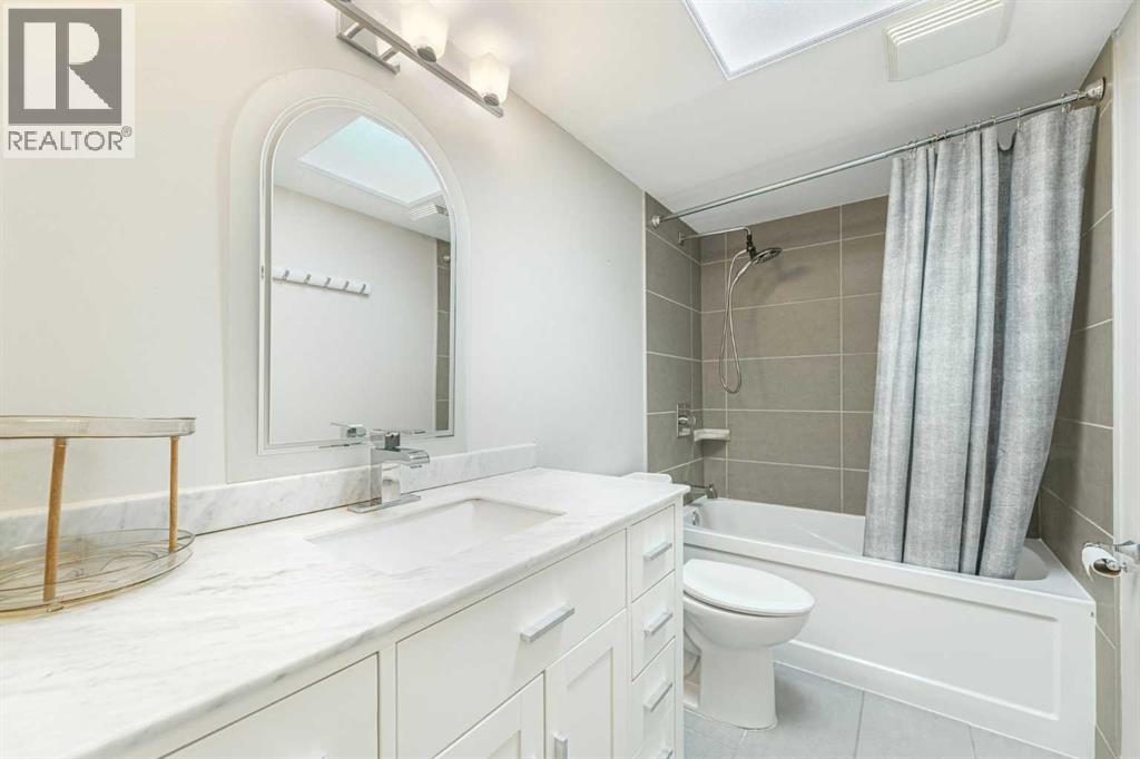 Single Family House for Sale in    Street NW Varsity Calgary 