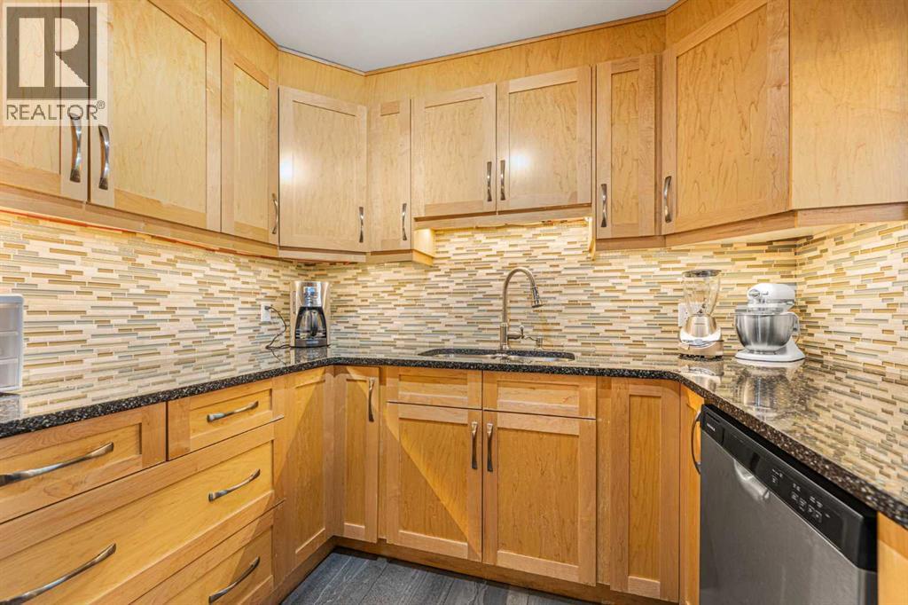 Single Family House for Sale in    Street NW Varsity Calgary 