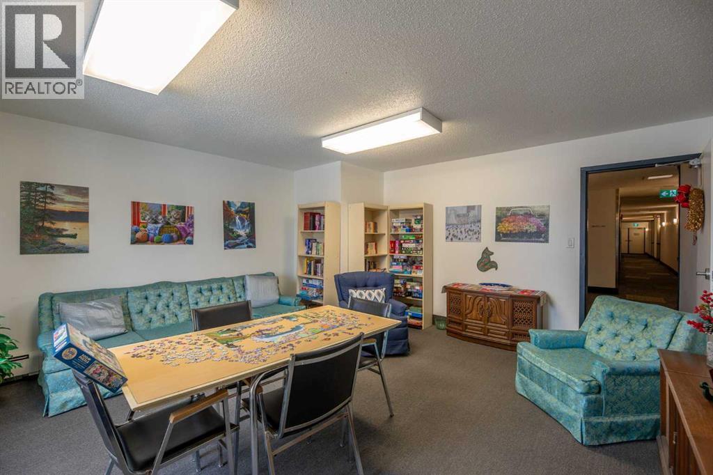 Single Family House for Sale in    Street NW Varsity Calgary 