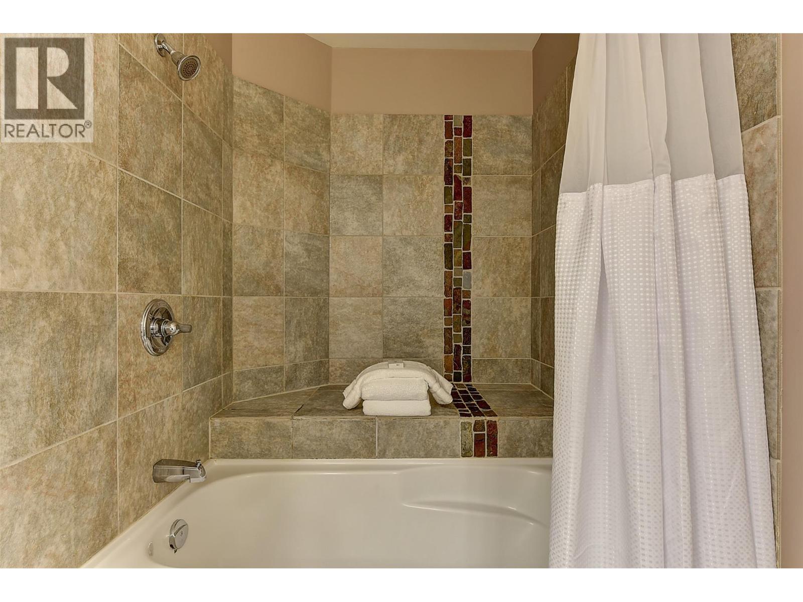 424 4205 Gellatly Road, West Kelowna