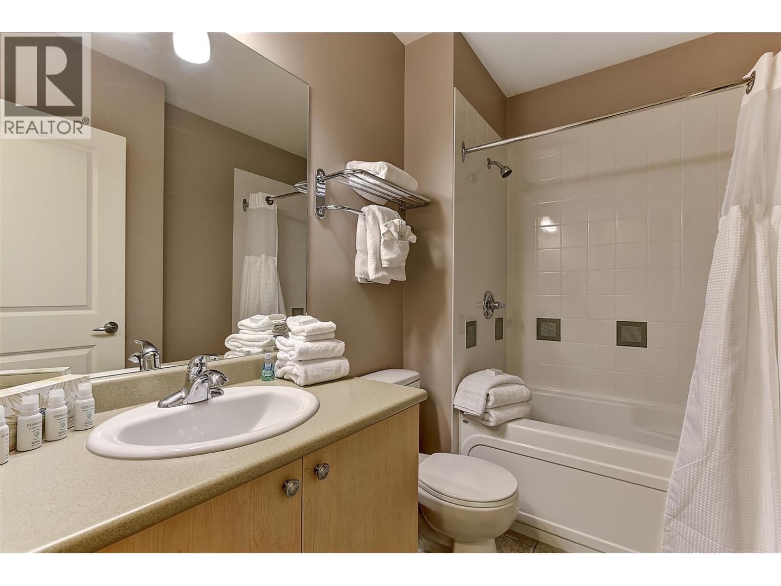 424 4205 Gellatly Road, West Kelowna