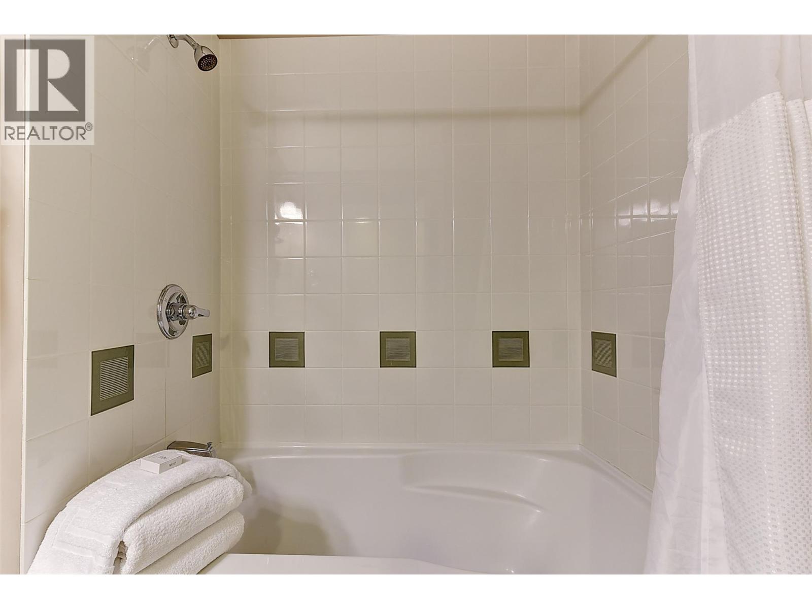 424 4205 Gellatly Road, West Kelowna