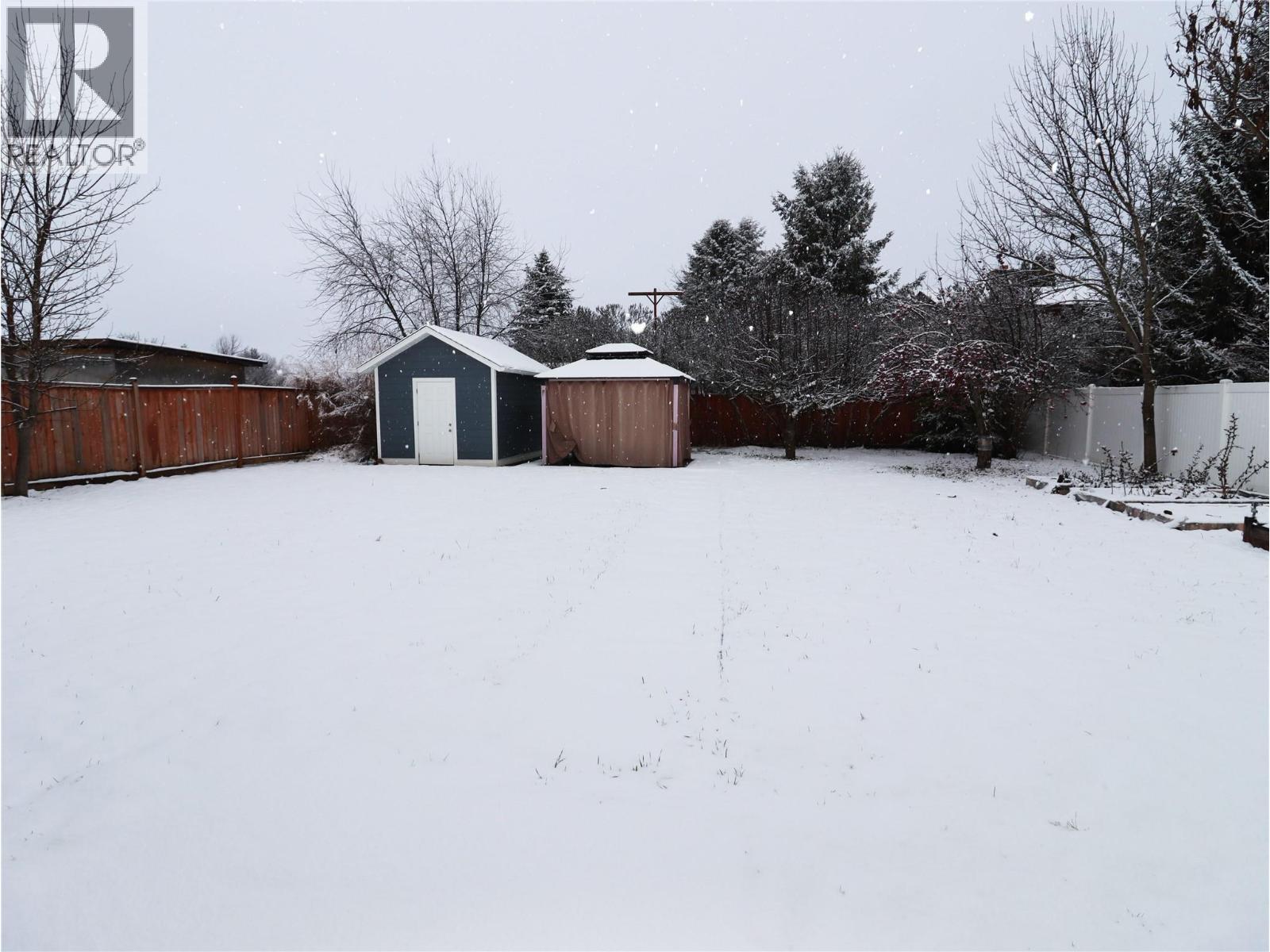 7665 BOUNDARY Drive, Grand Forks