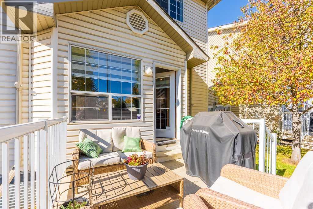 Single Family House for Sale in  Mt Douglas Manor SE McKenzie Lake Calgary 