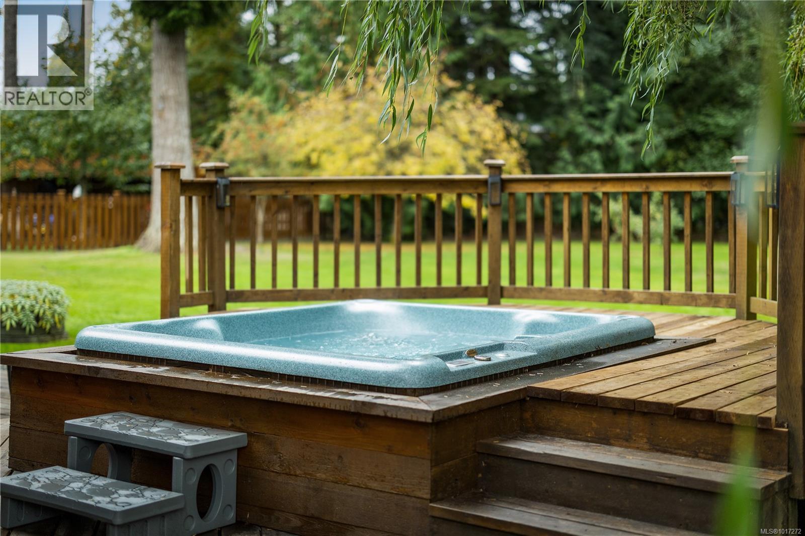 111 Engles Rd, Campbell River