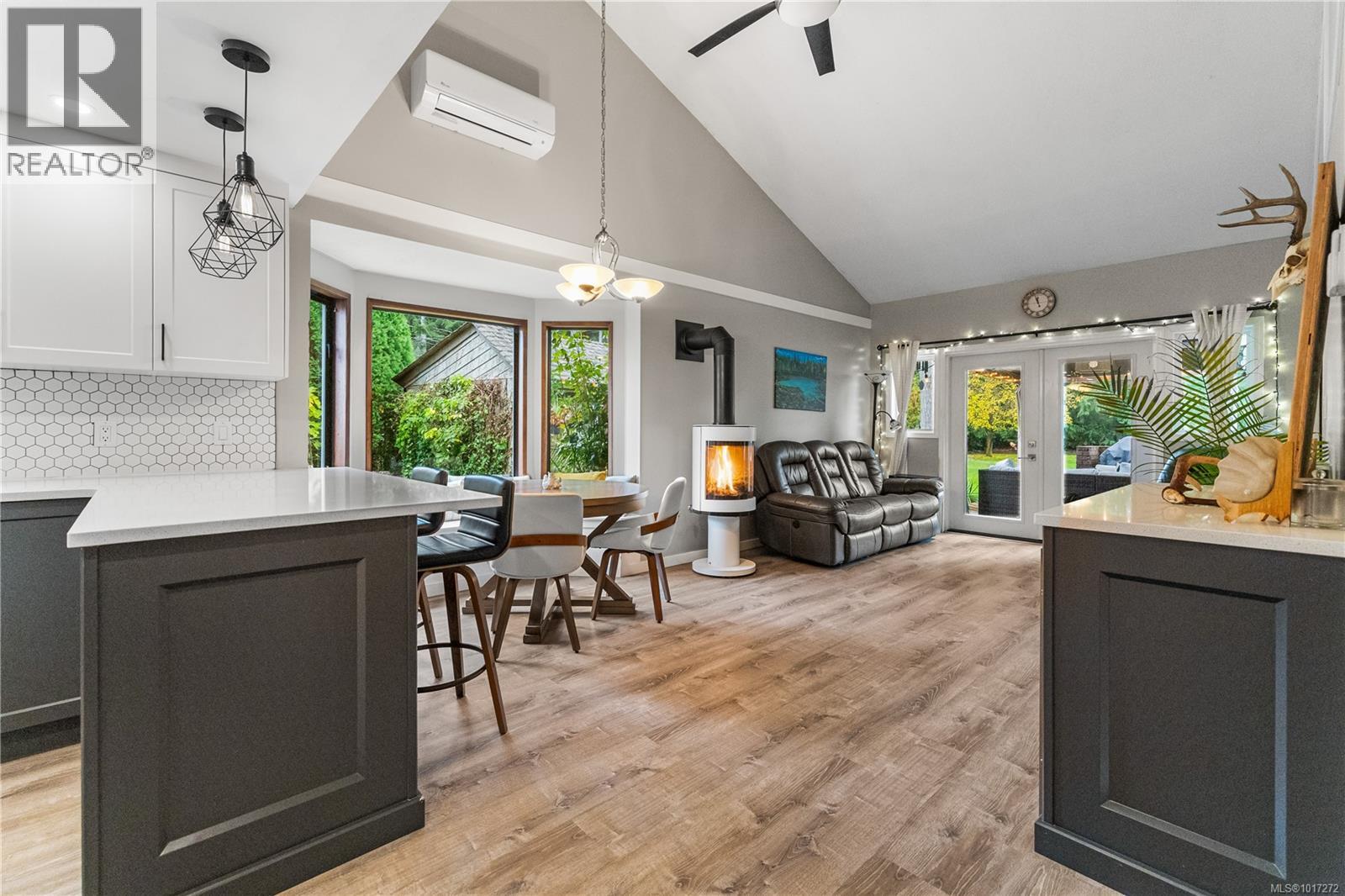 111 Engles Rd, Campbell River