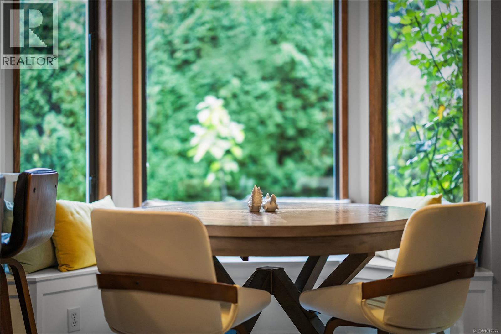 111 Engles Rd, Campbell River