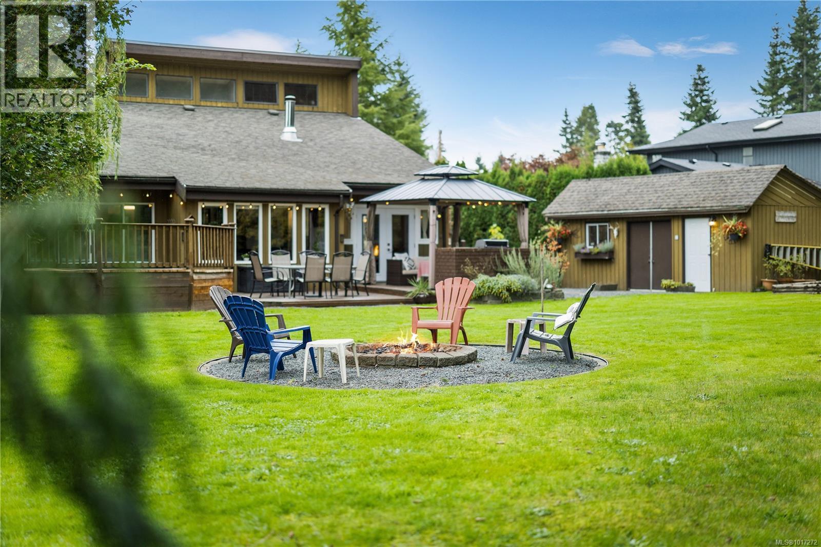 111 Engles Rd, Campbell River