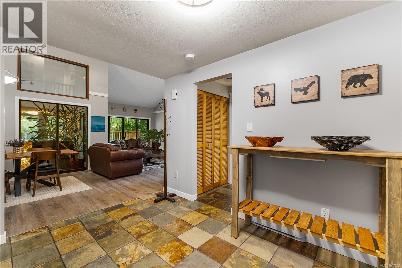 111 Engles Rd, Campbell River