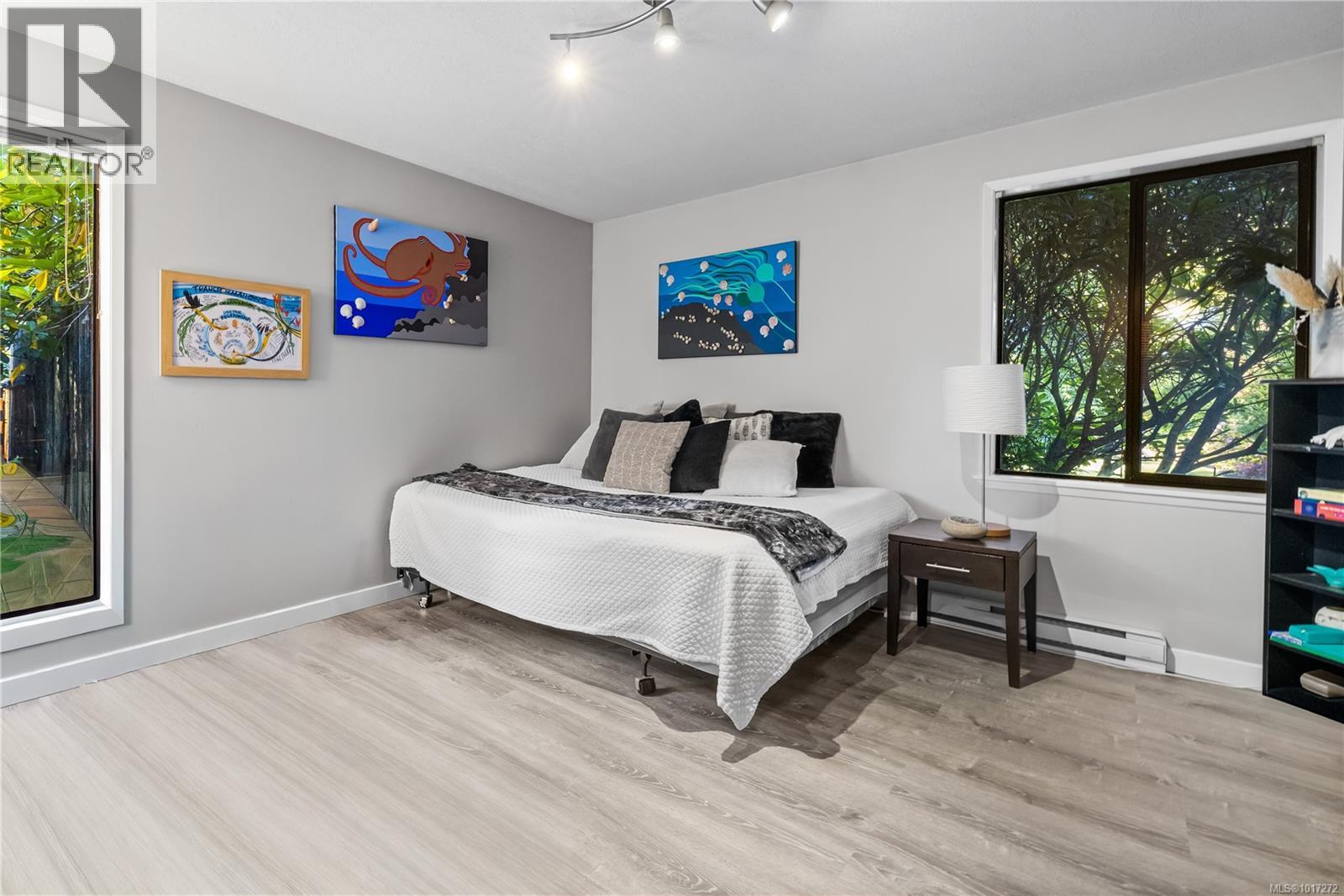 111 Engles Rd, Campbell River