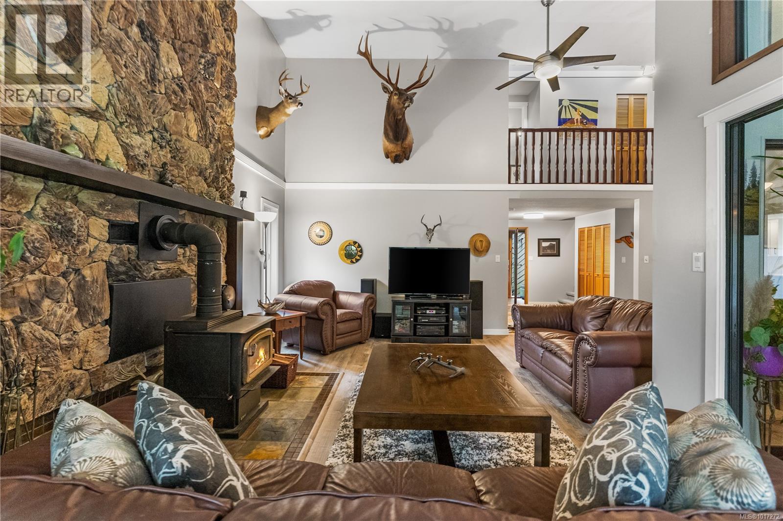 111 Engles Rd, Campbell River