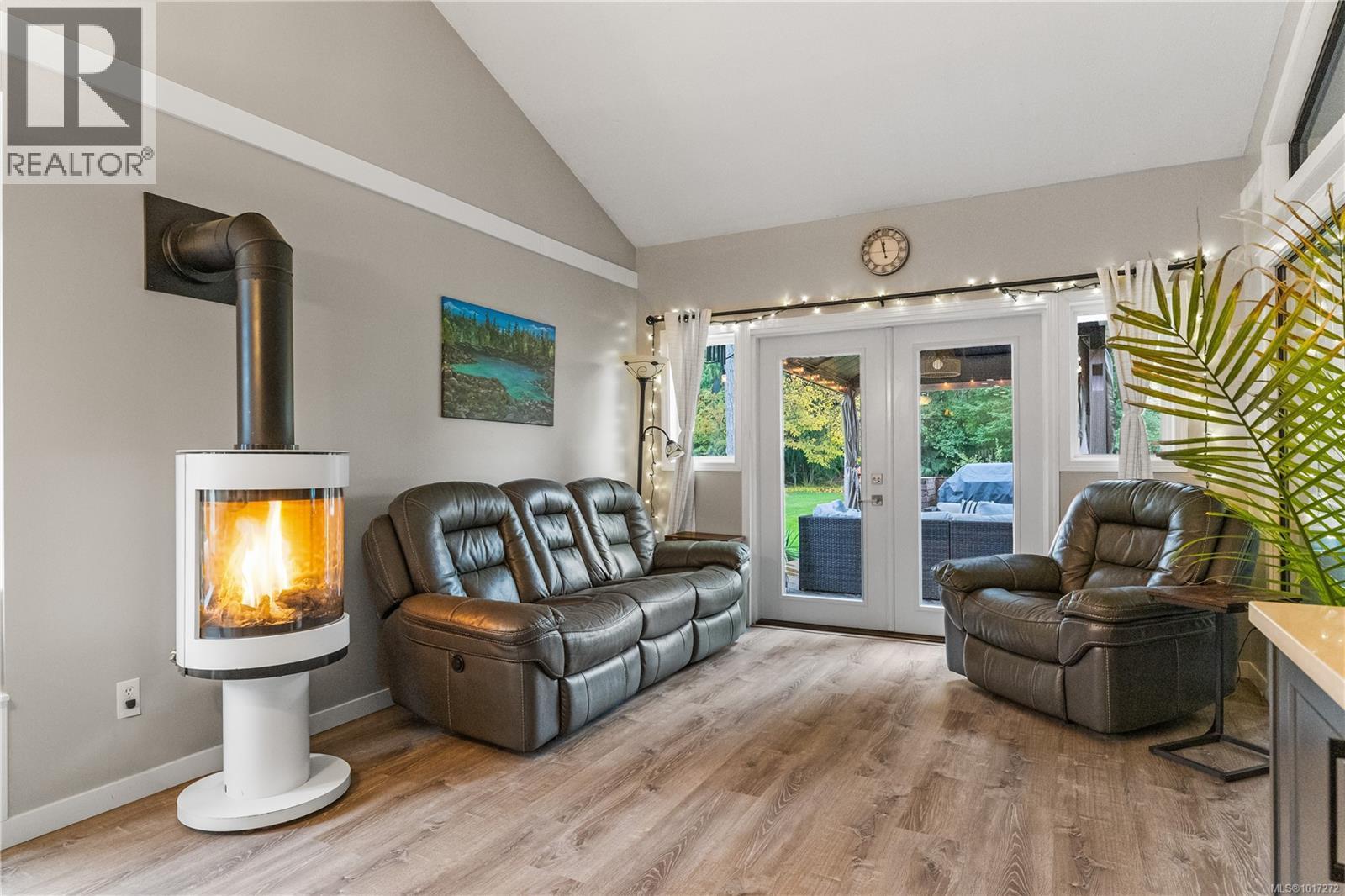 111 Engles Rd, Campbell River