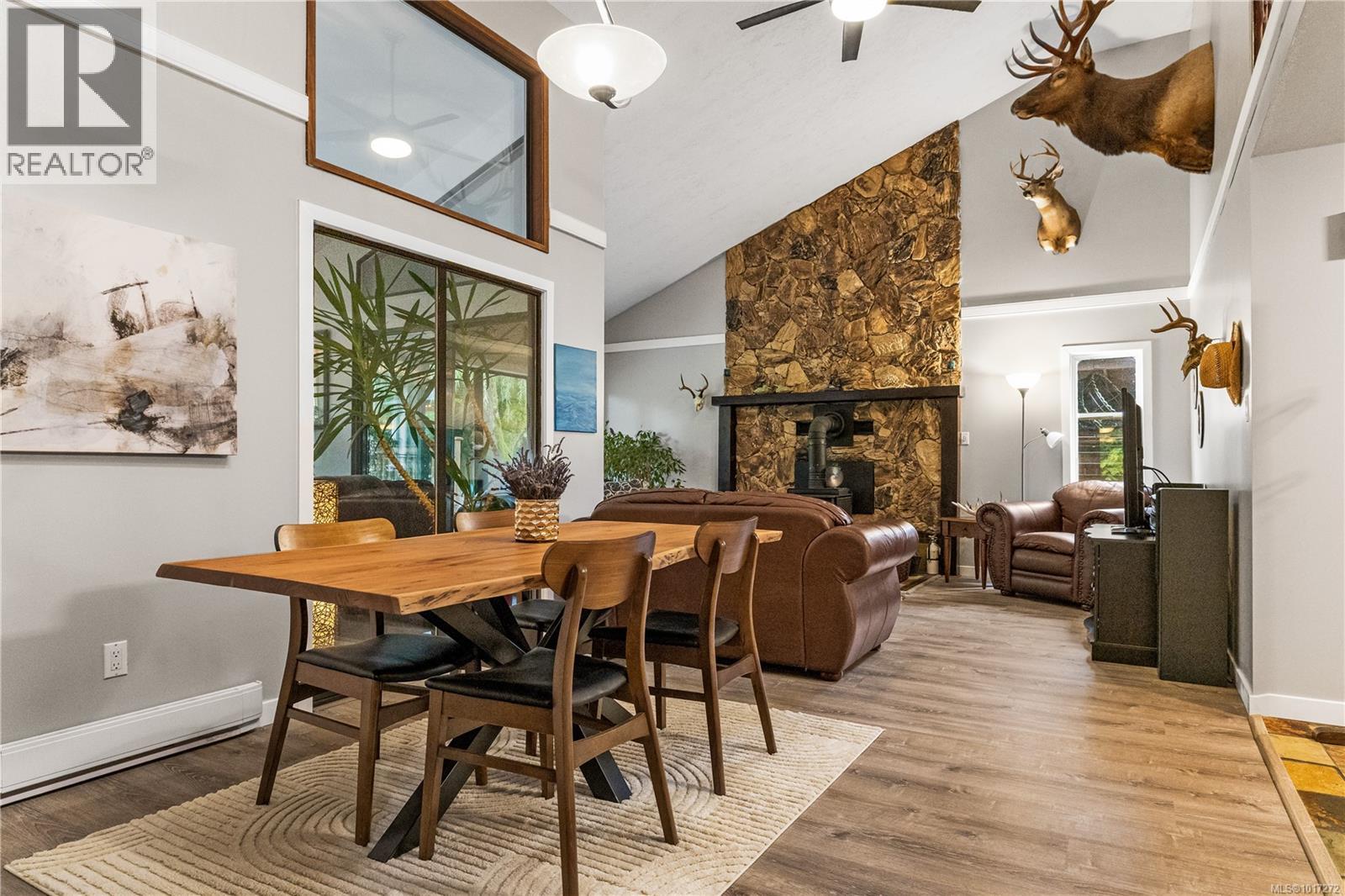 111 Engles Rd, Campbell River