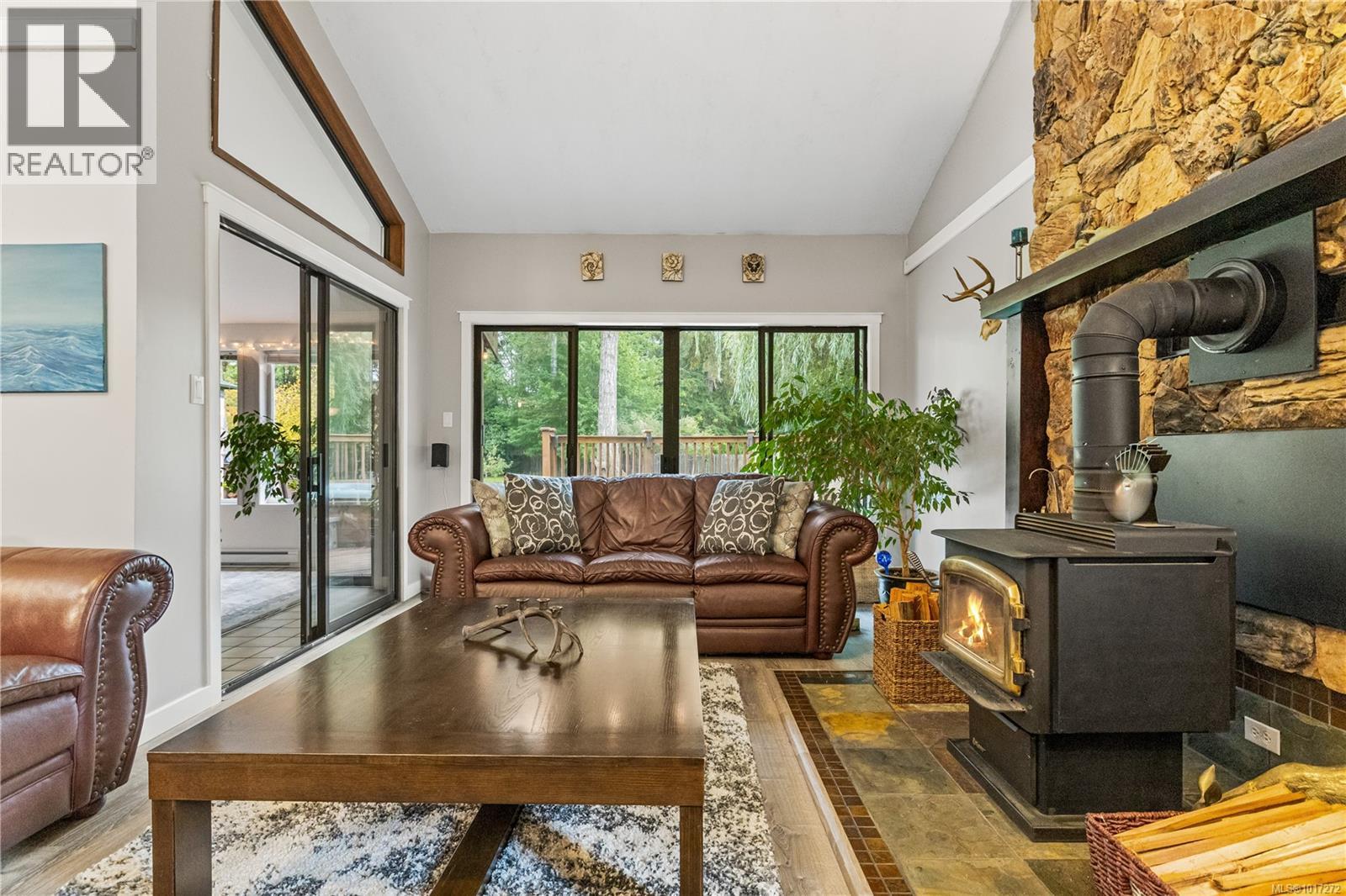 111 Engles Rd, Campbell River