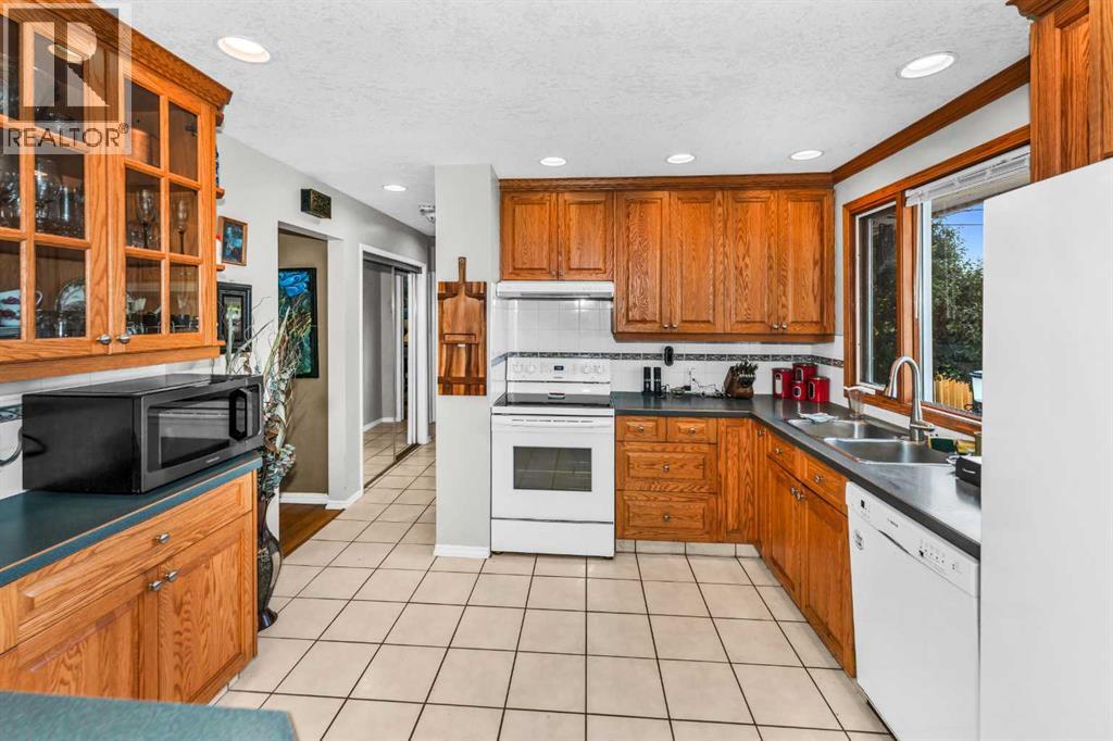 Single Family House Bi-level for Sale in  Marbrooke Circle NE Marlborough Calgary 