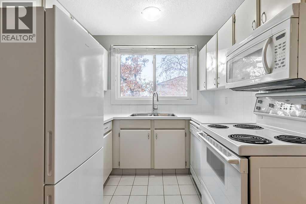 Single Family House for Sale in   Bracewood Drive SW Braeside Calgary 