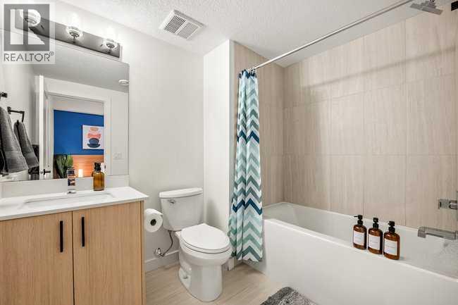 Single Family House for Sale in Unit B   Avenue NW Capitol Hill Calgary 