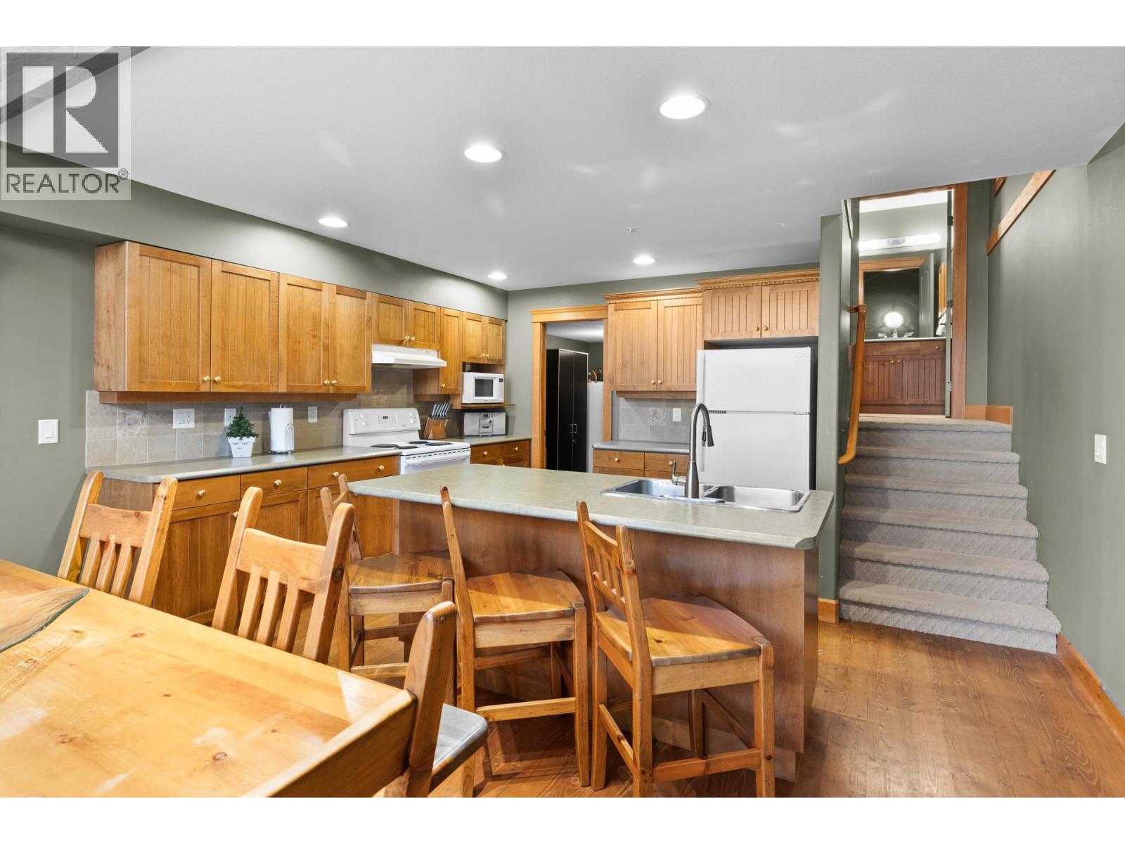 33 7640 Porcupine Road, Big White