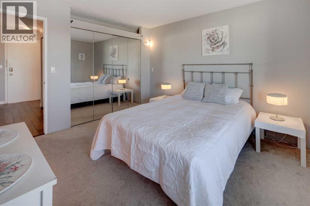 Single Family House for Sale in    Street NW Varsity Calgary 