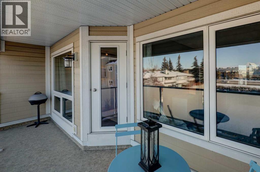 Single Family House for Sale in    Street NW Varsity Calgary 