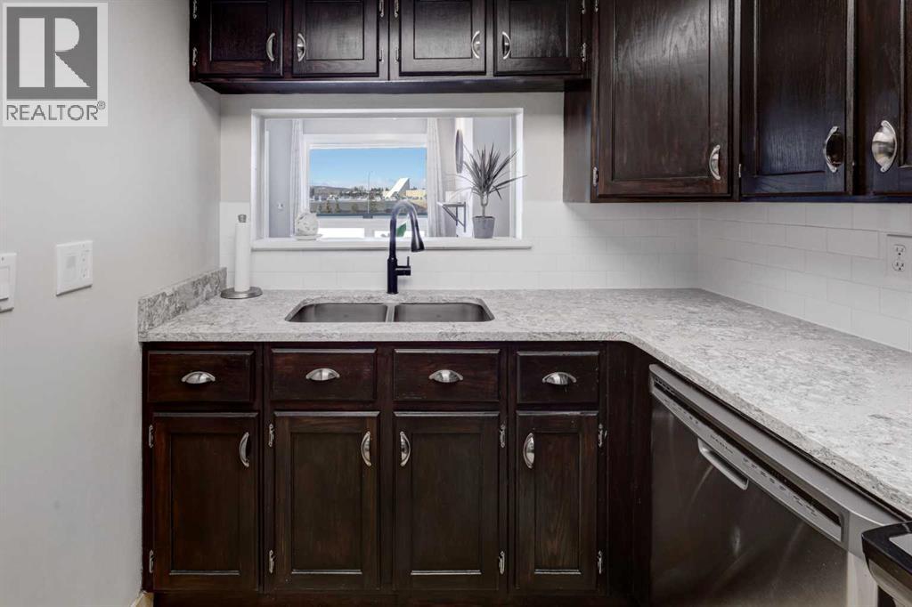 Single Family House for Sale in    Street NW Varsity Calgary 