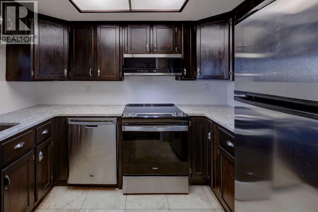 Single Family House for Sale in    Street NW Varsity Calgary 