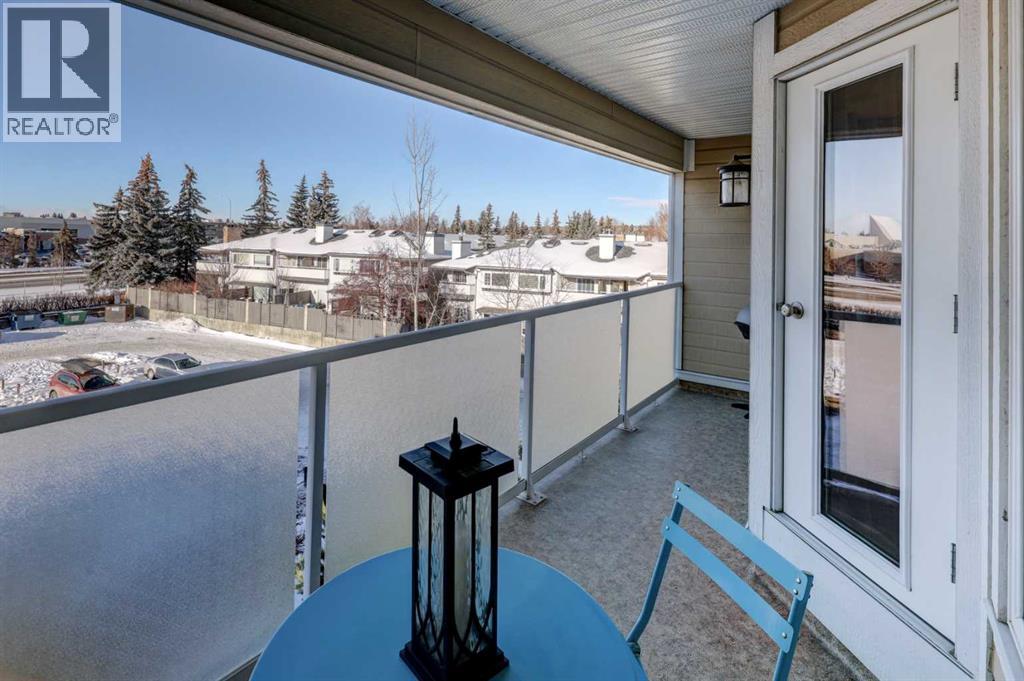 Single Family House for Sale in    Street NW Varsity Calgary 