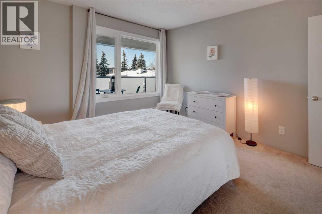 Single Family House for Sale in    Street NW Varsity Calgary 