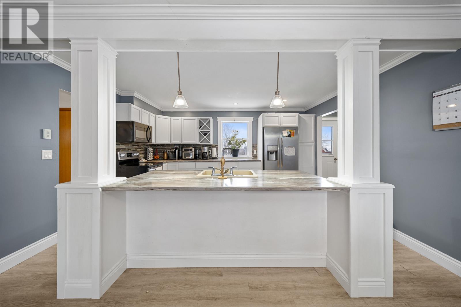 4 MacLean Avenue — photo 10