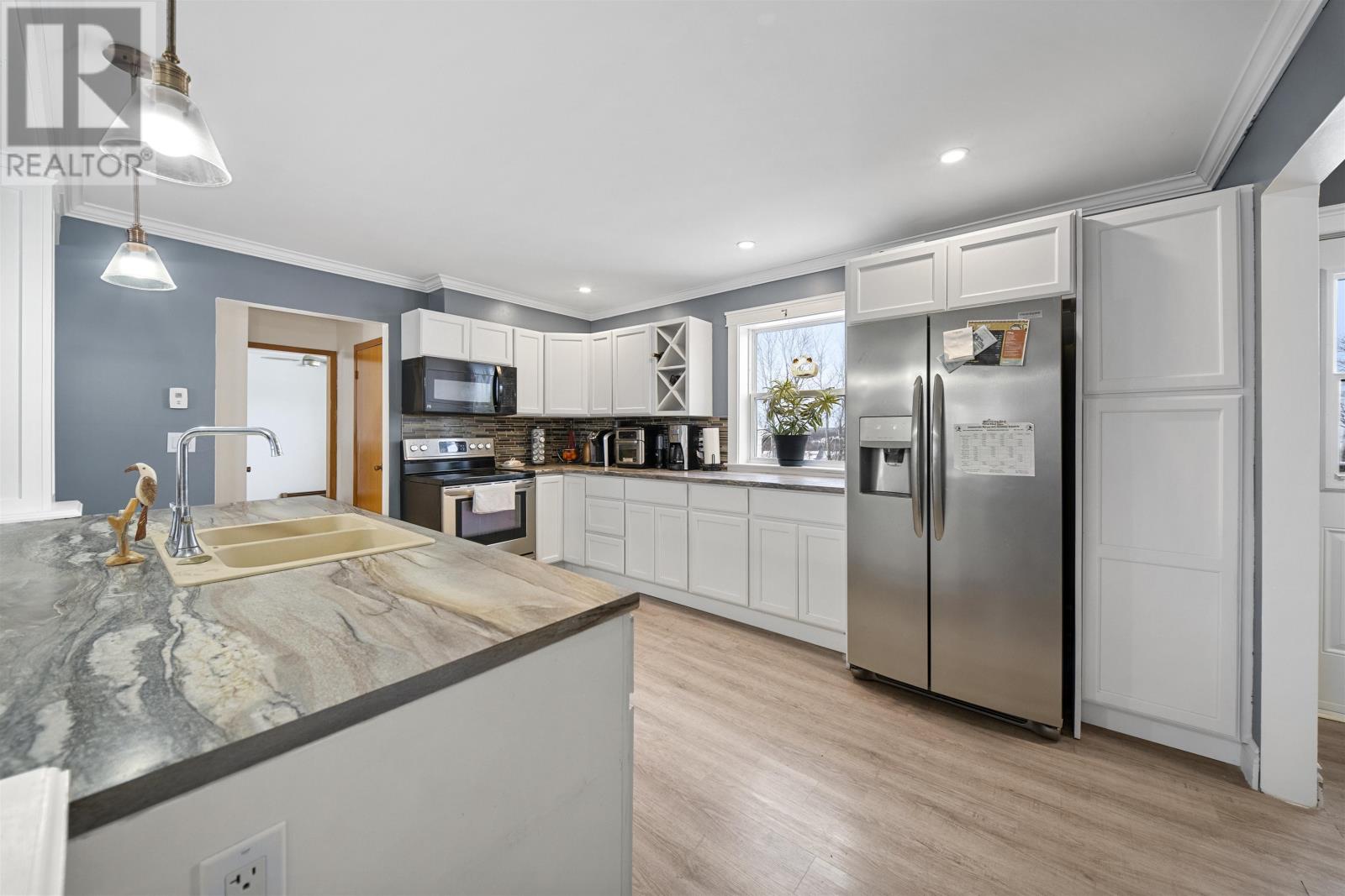 4 MacLean Avenue — photo 11